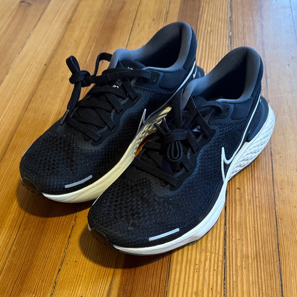 Brand New! Nike Women’s 10 Invincible ZoomX Athletic Sneakers